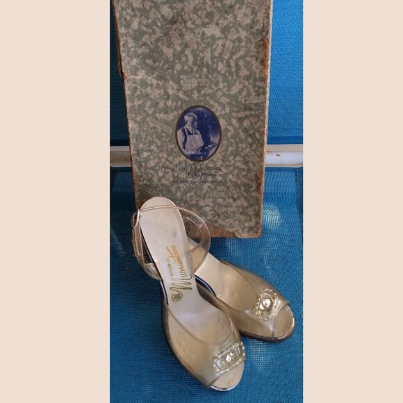 Vintage Transparent Plastic & Lucite Hi Heeled Shoes & Antique Cardboard Shoebox - Picture 1 of 16